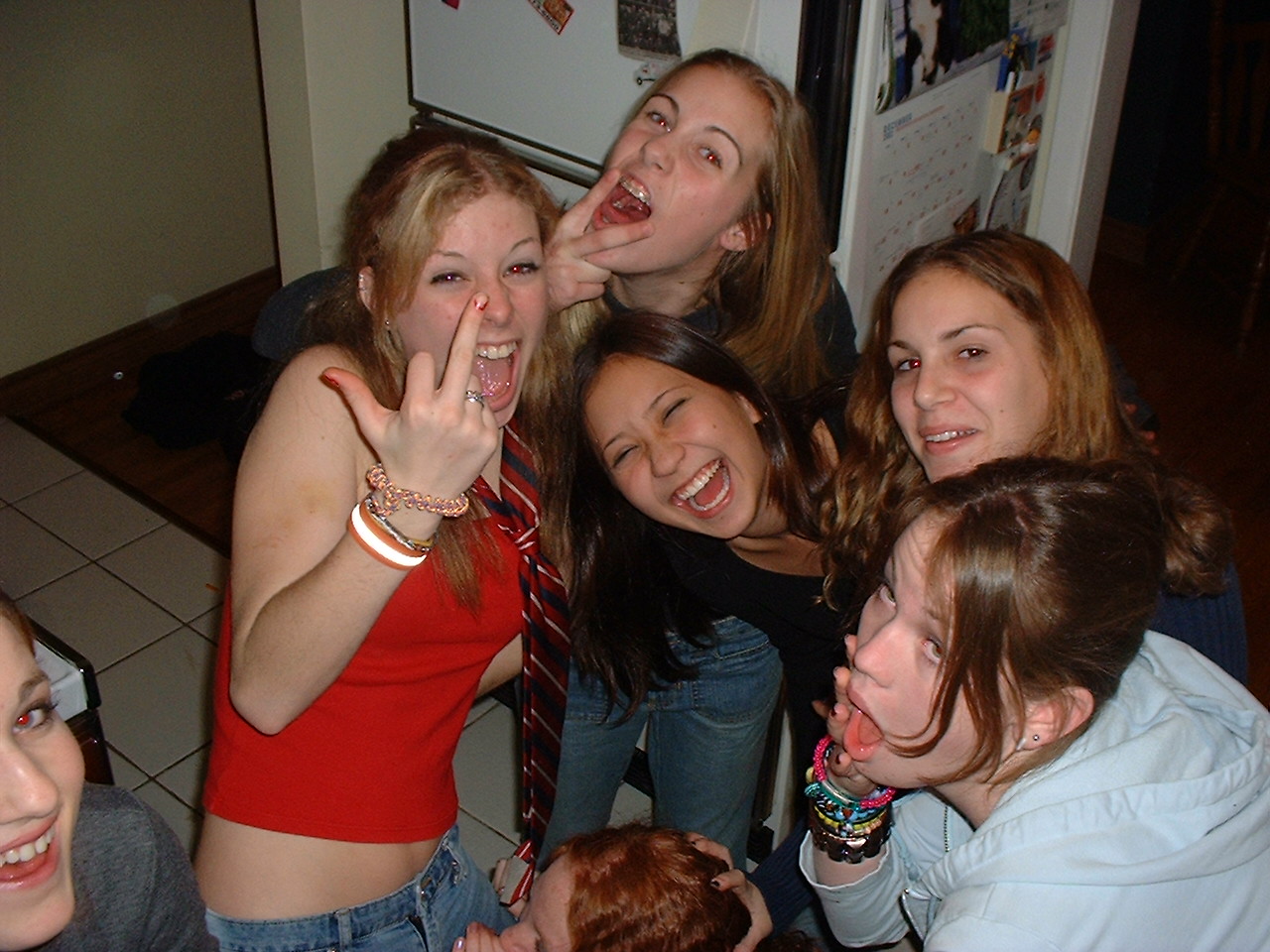kellyspartyss.jpg